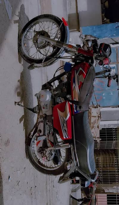 125 Honda Karachi No