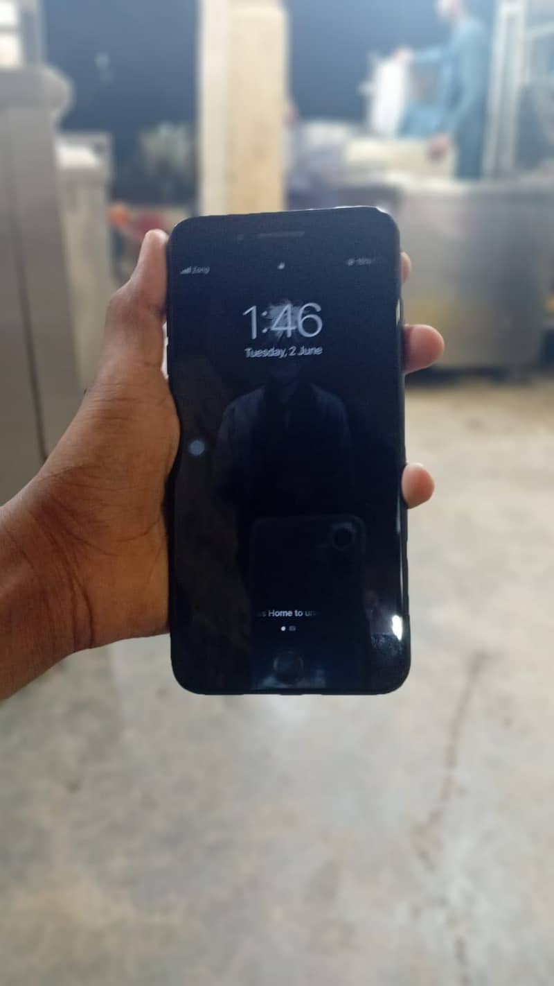 Apple iPhone 7 Plus 1