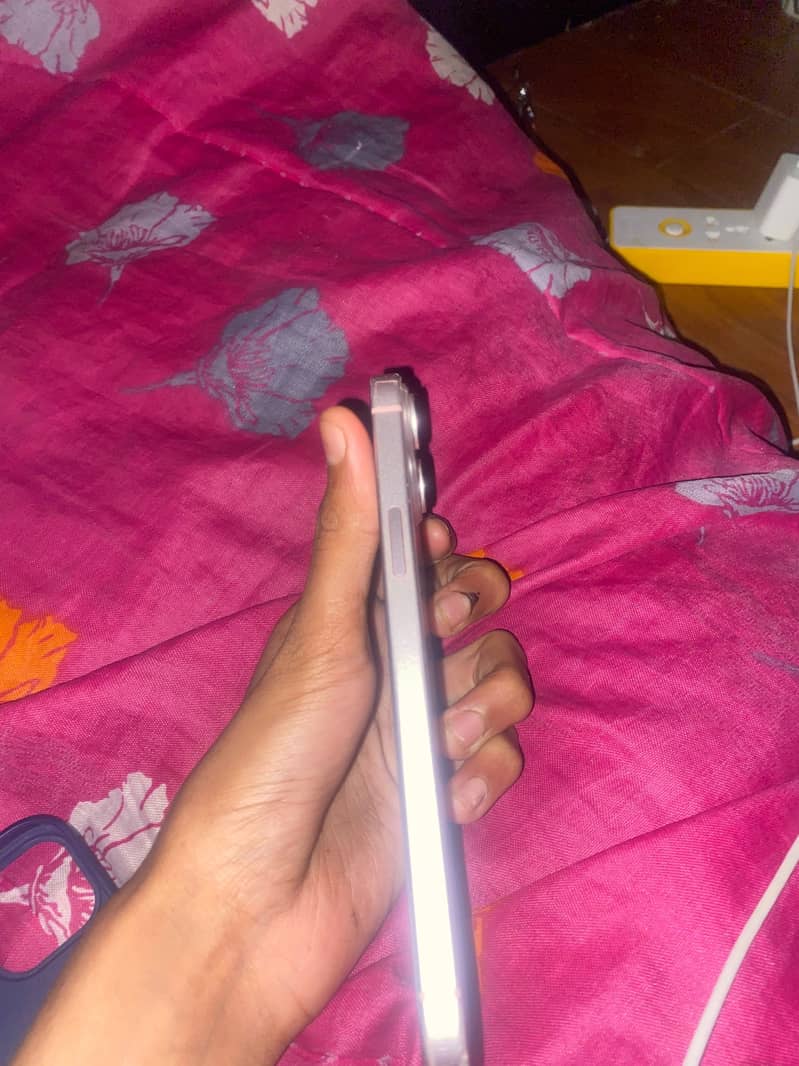 Apple iPhone 15 plus 3