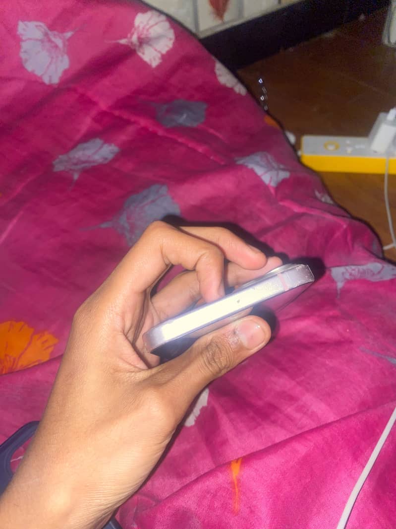 Apple iPhone 15 plus 4