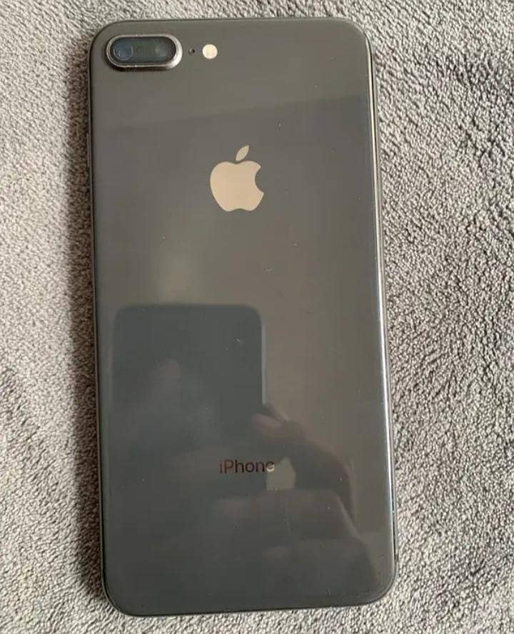 Apple iPhone 8 Plus 1