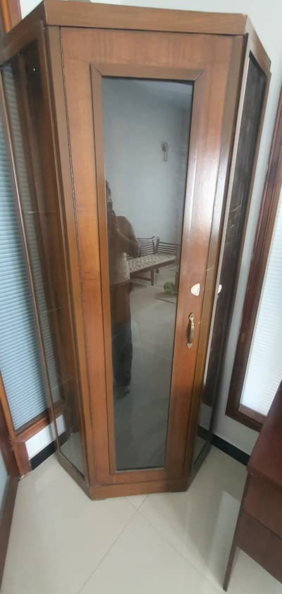 Showcase wooden