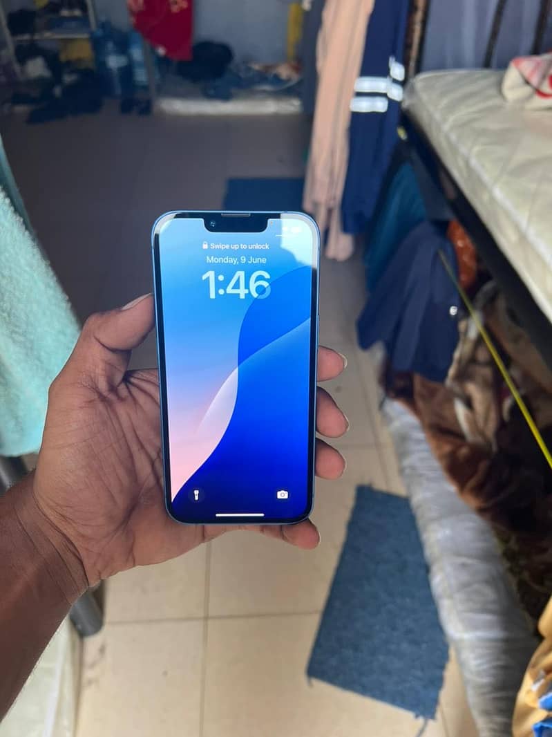 Apple iPhone 13 0