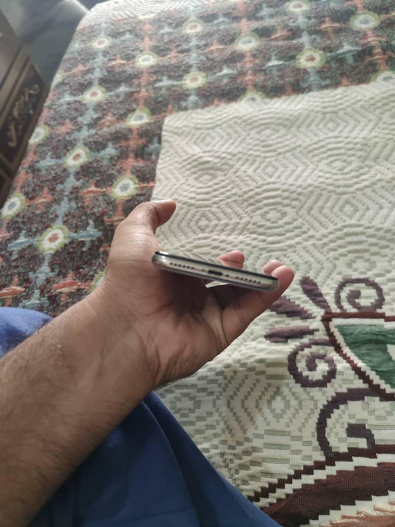 Apple iPhone X 2
