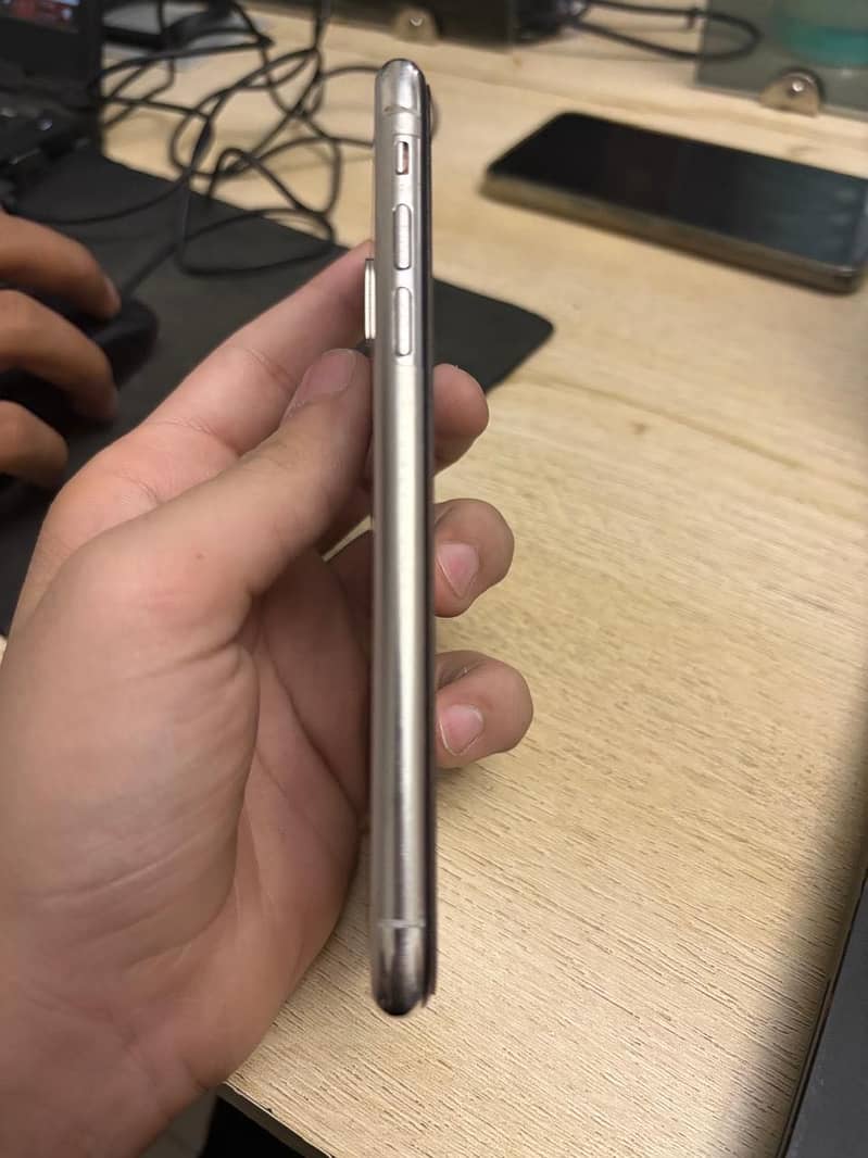 Apple iPhone X 1