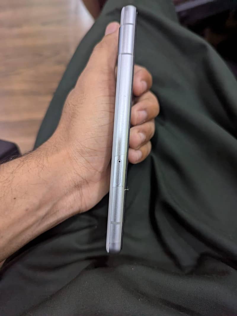 Google Pixel 7a 2