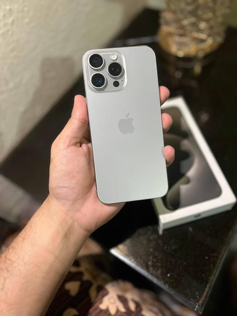 iPhone 15 Pro Max 0