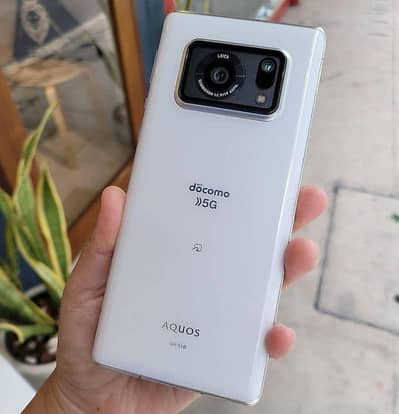 Sharp Aquos r6