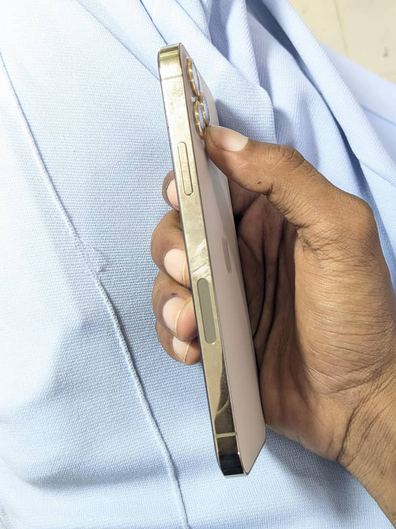 Apple iPhone 12 Pro 2