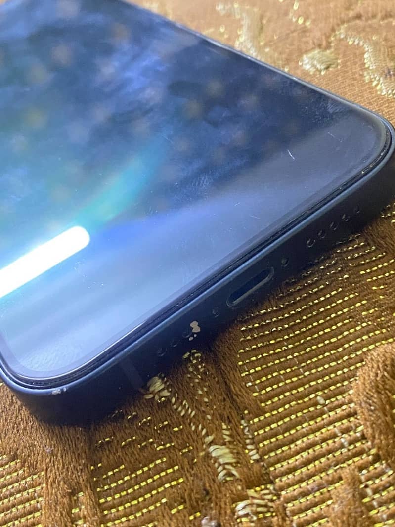 Apple iPhone 13 4