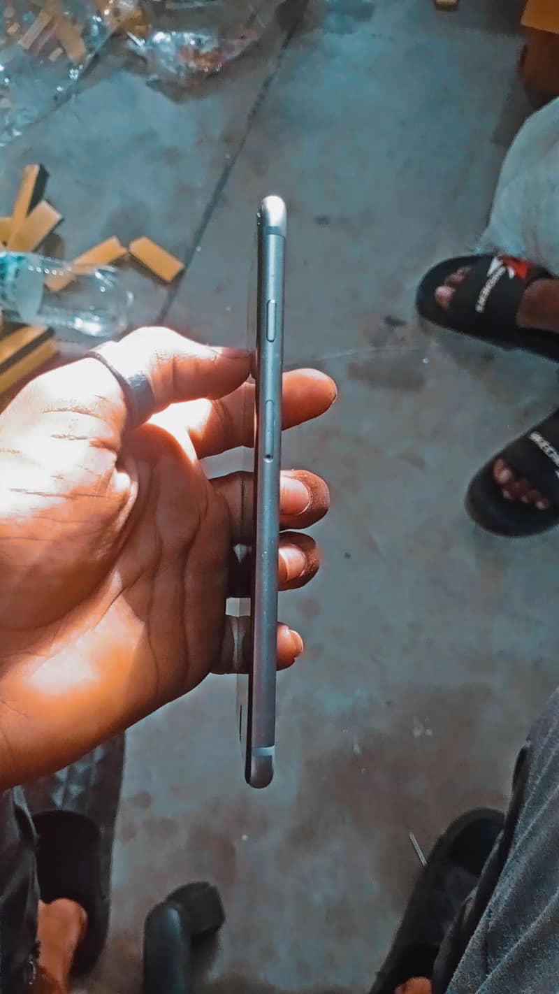 Apple iPhone 6 Plus 3