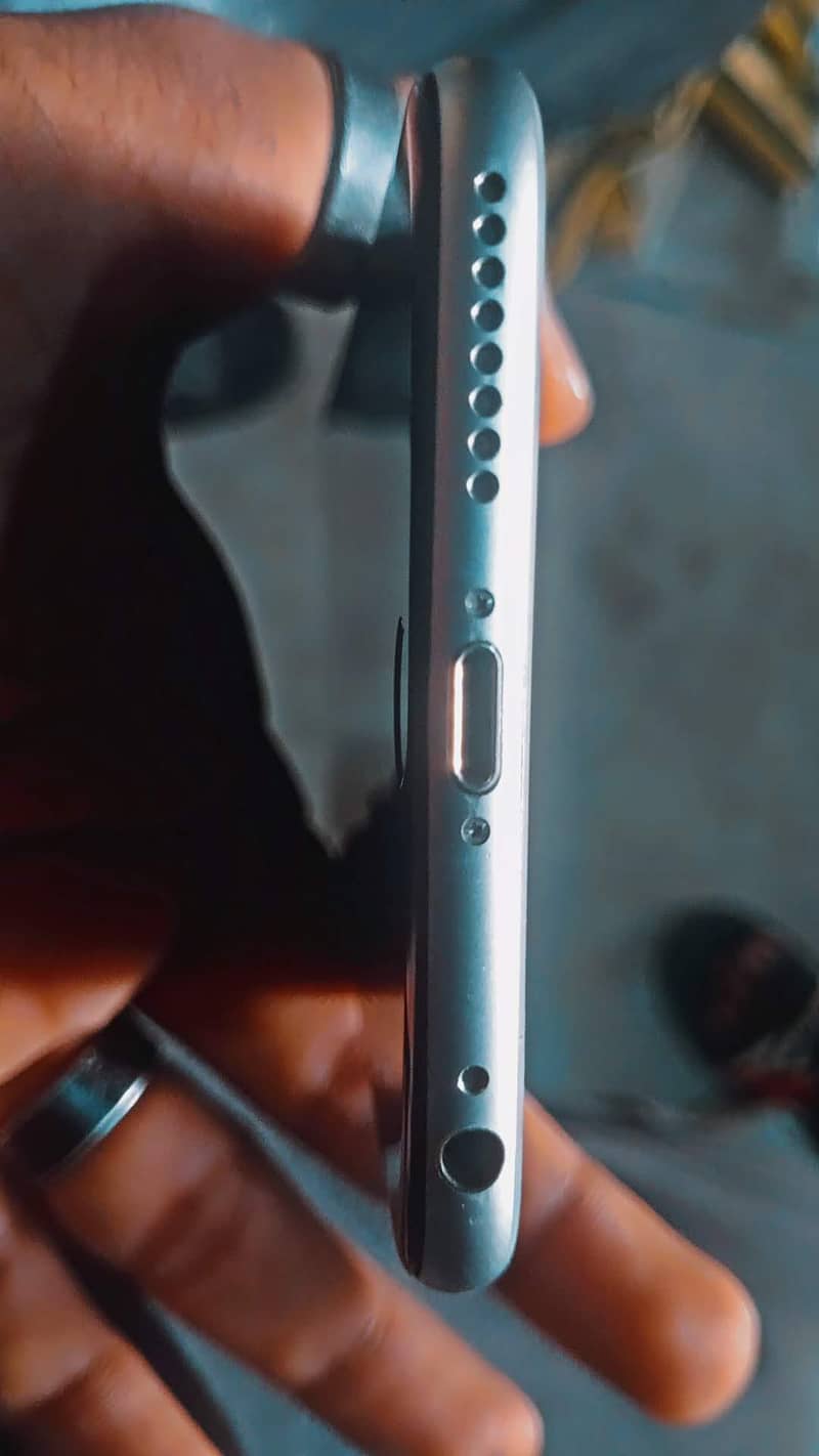 Apple iPhone 6 Plus 4