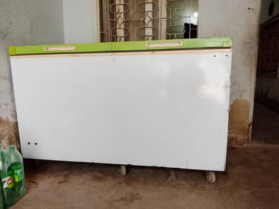 ice cream deep freezer