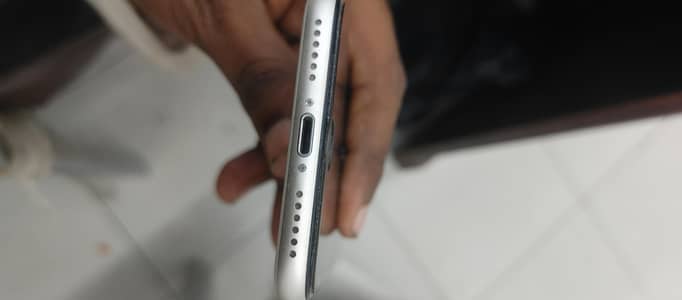 Apple iPhone SE