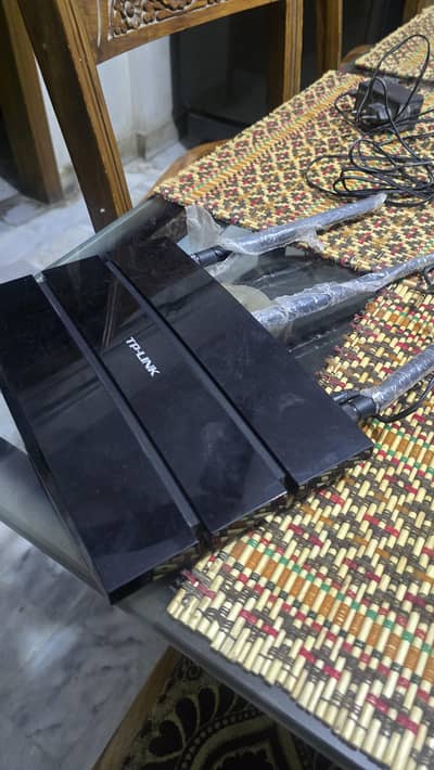 TP-Link Archer C7 wifi router dual band 2.5 and 5 ghz read add