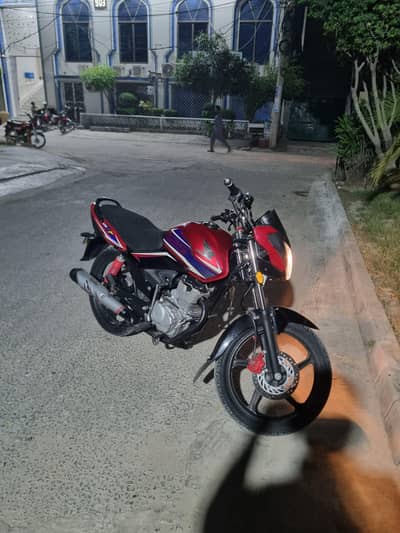 HONDA CB 125F
