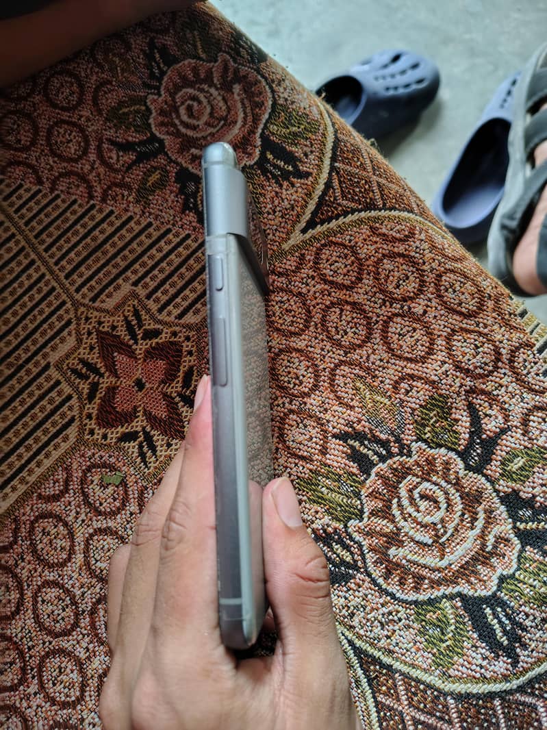 Google Pixel 8 7