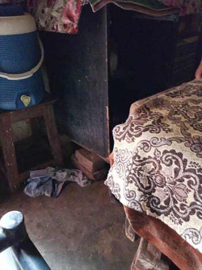 clinic ka makamal saman dispensary,table,kursi,stool,bench etc