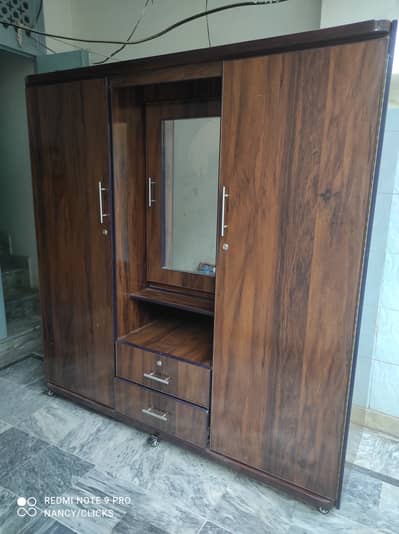 6 By 6 Luxury cupboard / Wardrobe / Almari / with center mirror
