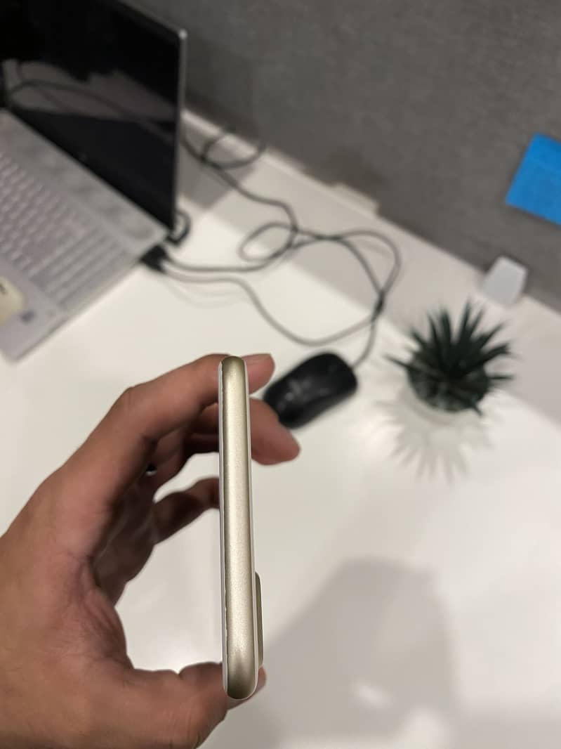 Apple iPhone 7 Plus 5