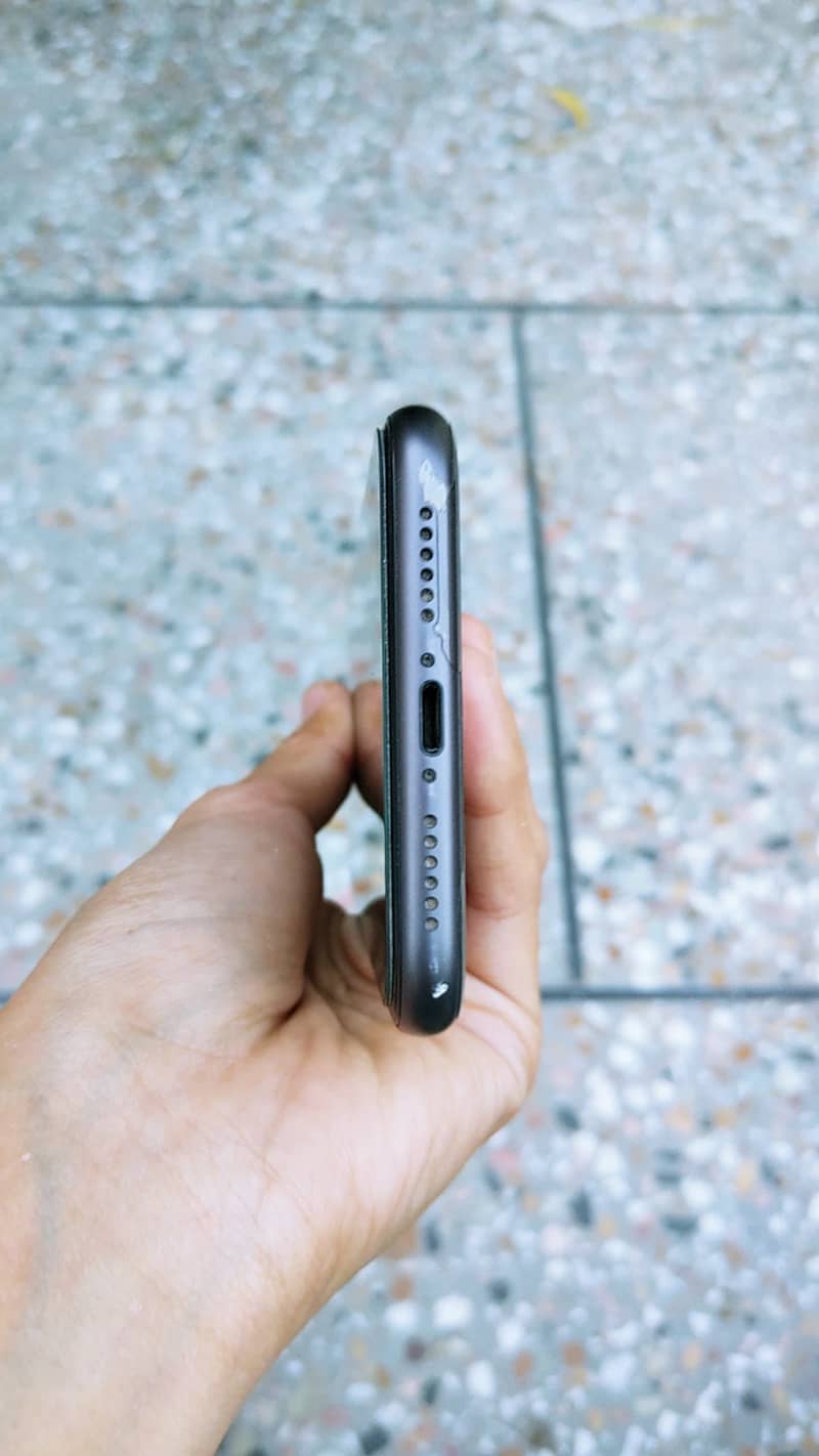 Apple iPhone 11 5