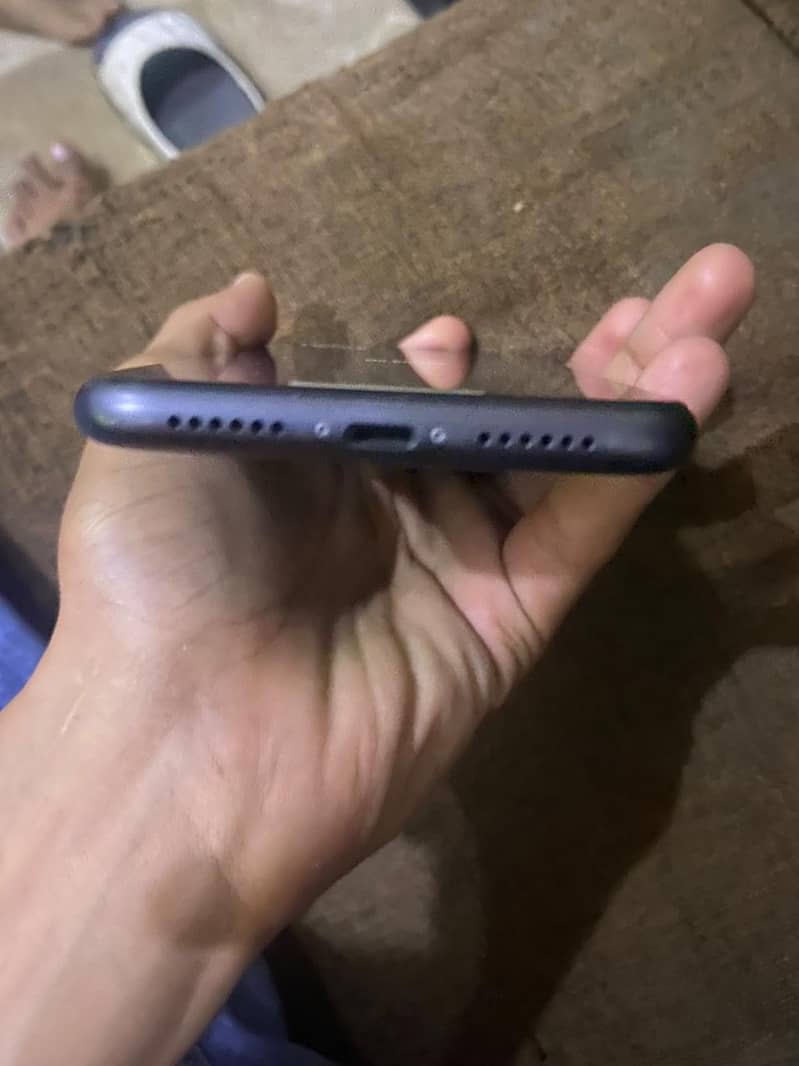 Apple iPhone 11 6