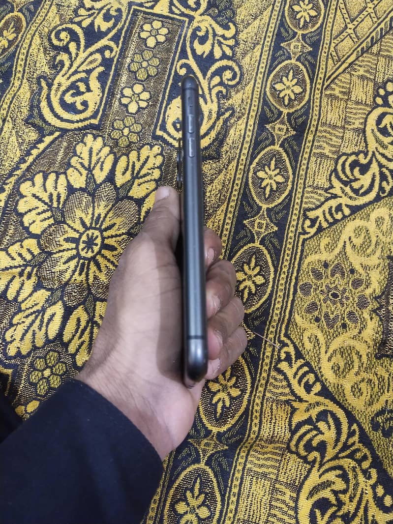 Apple iPhone 11 1