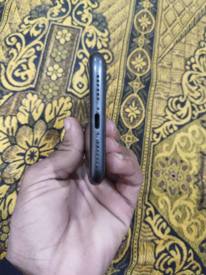 Apple iPhone 11 2