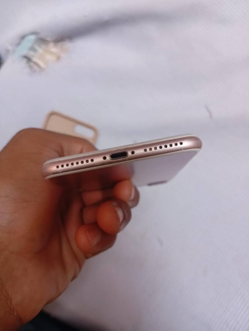 Apple iPhone 7 Plus 2