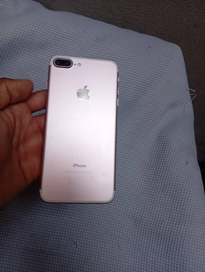 Apple iPhone 7 Plus 4