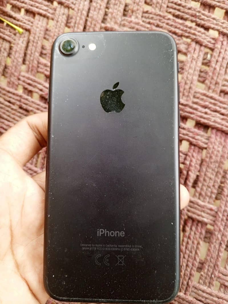 Apple iPhone 7 1