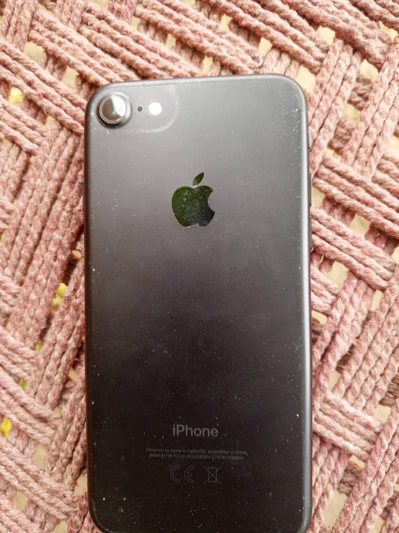 Apple iPhone 7 2