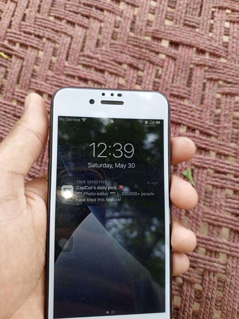 Apple iPhone 7 3