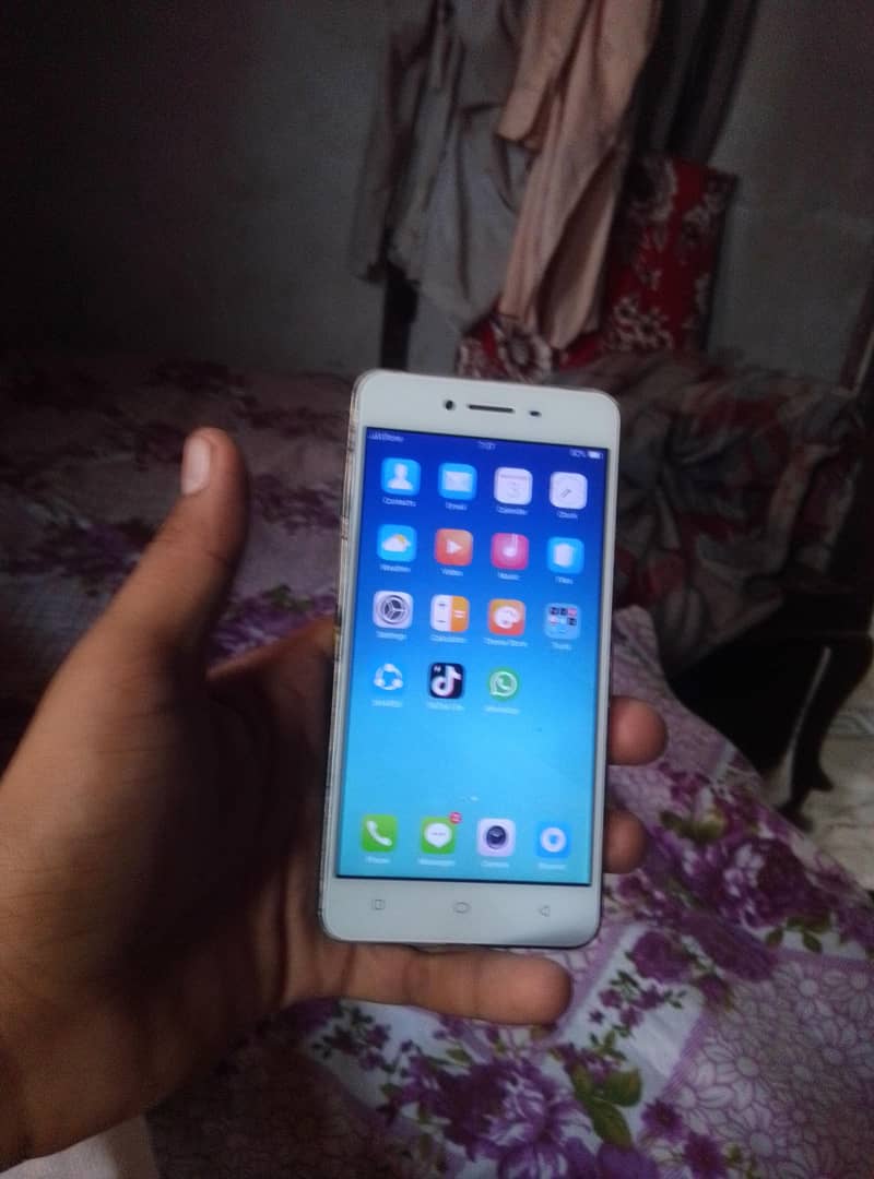 OPPO A37 4