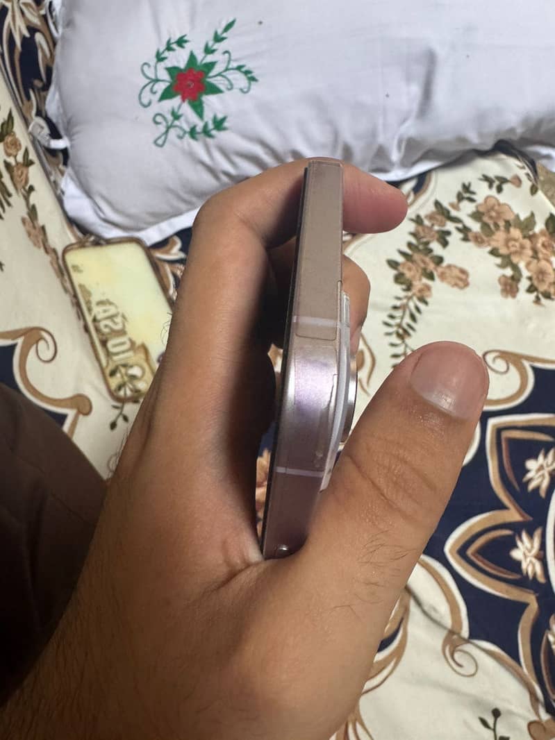 Apple iPhone 14 plus (03114014623) WhatsApp 3