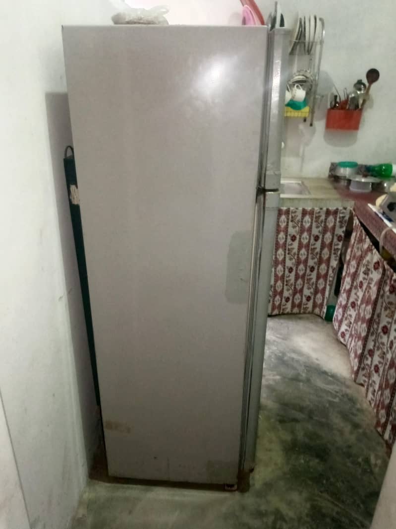 refrigerator 0