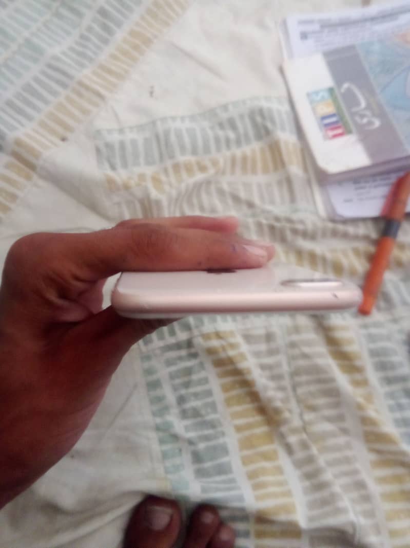 Apple iPhone 8 Plus 2