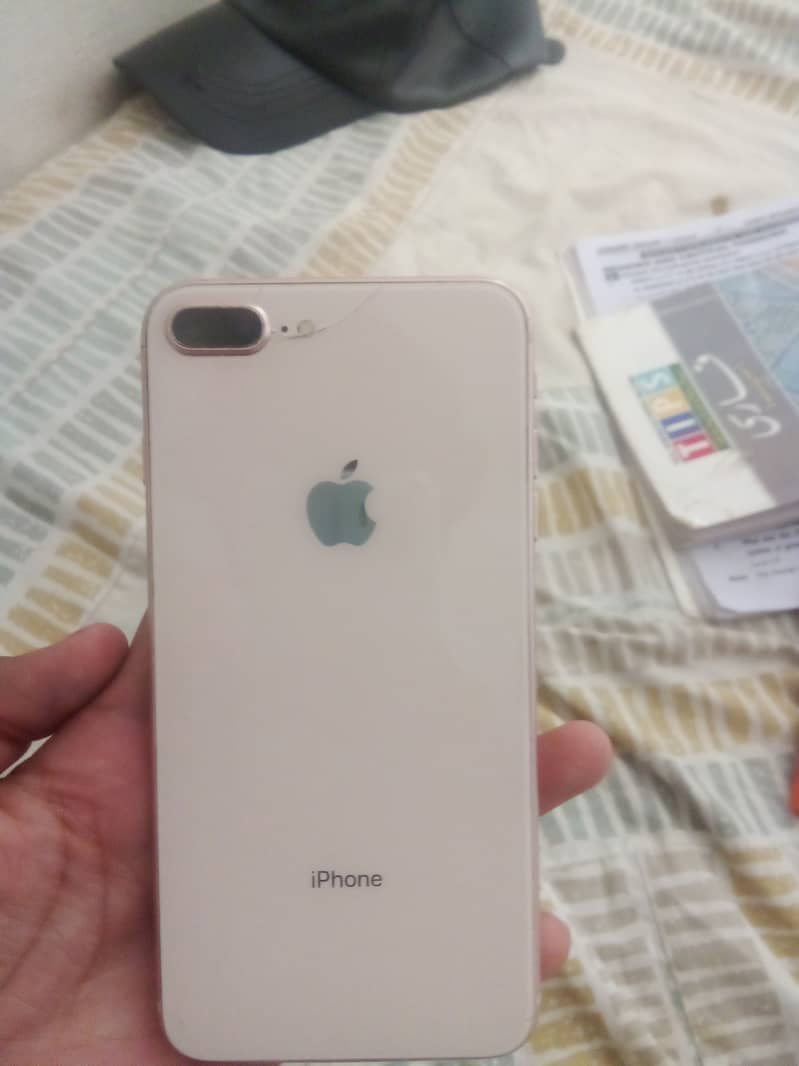 Apple iPhone 8 Plus 4