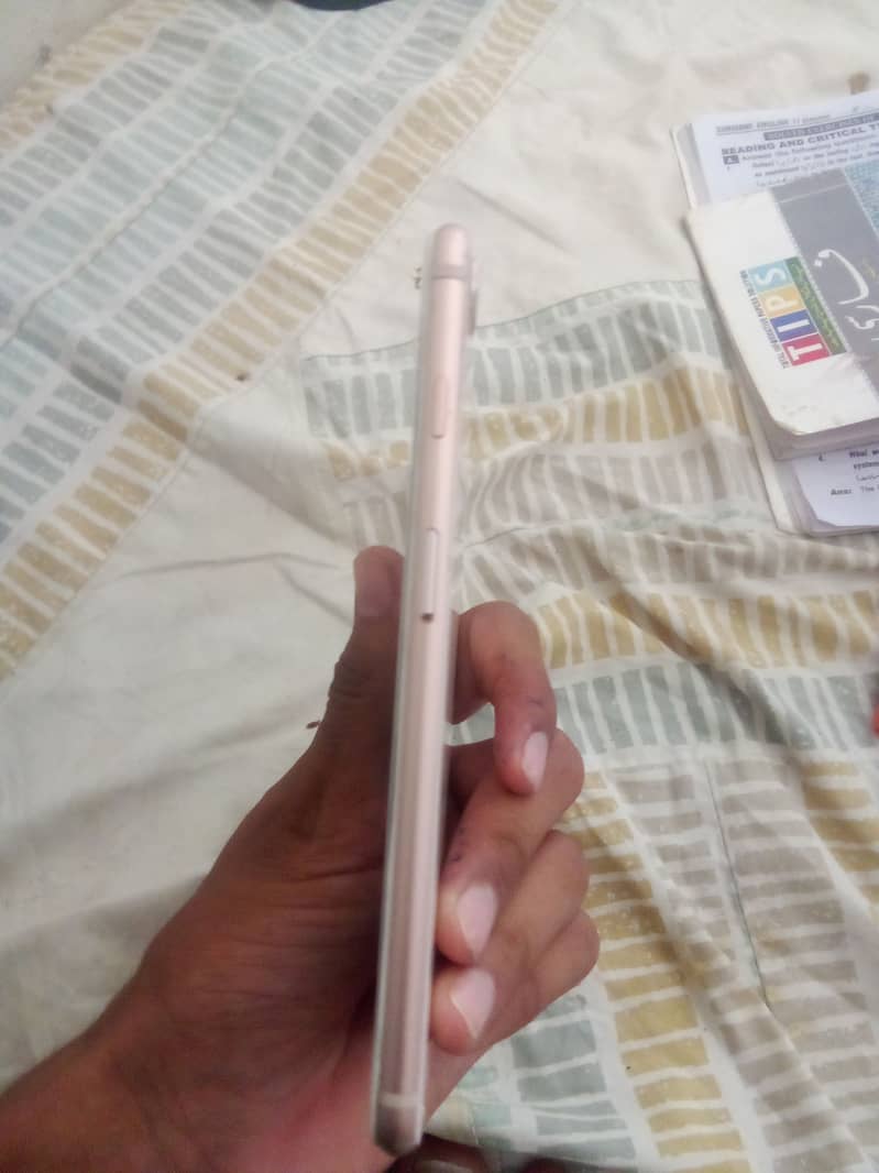 Apple iPhone 8 Plus 7