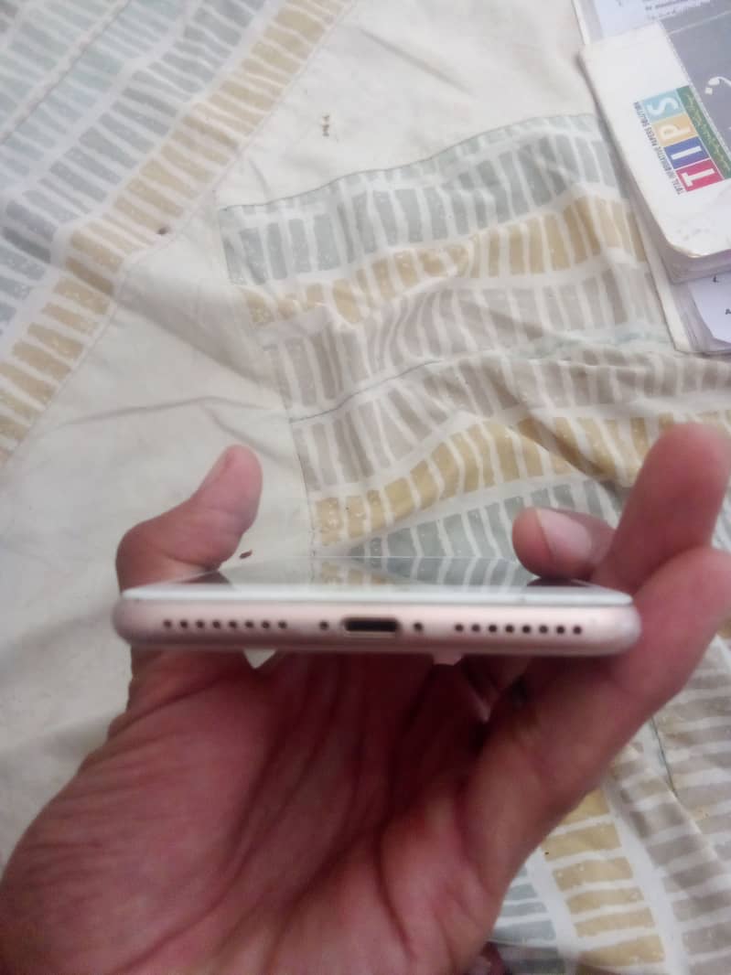 Apple iPhone 8 Plus 11