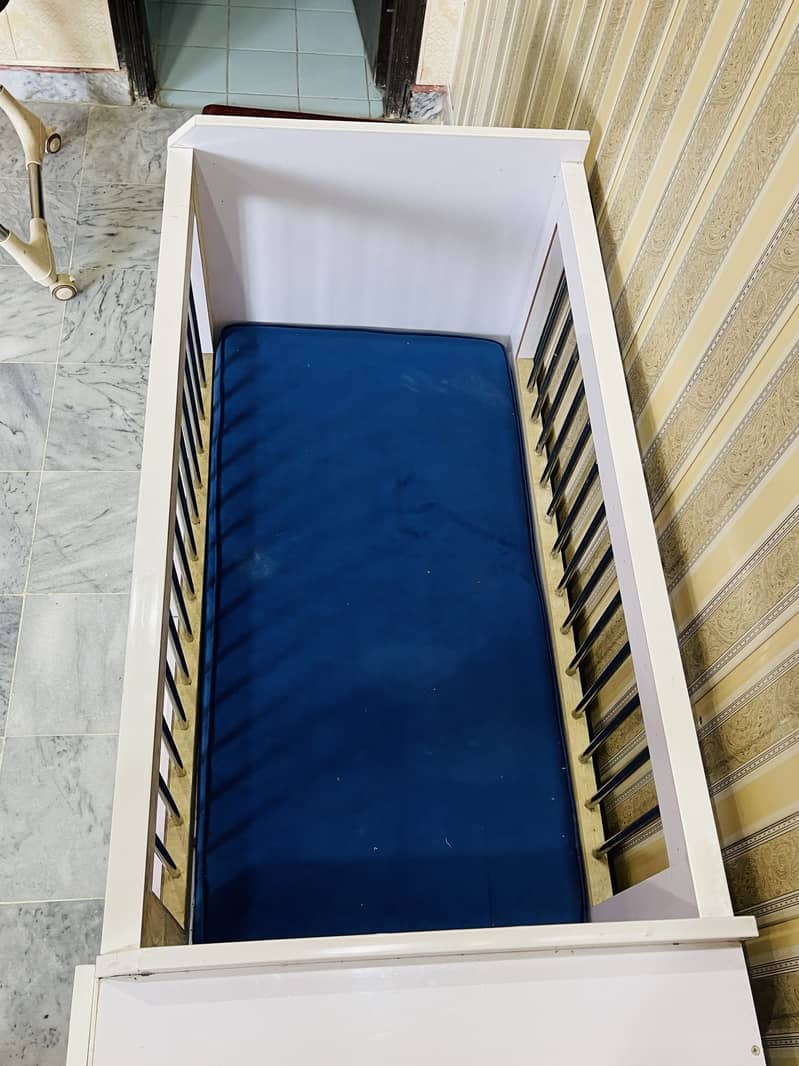 Baby Cot with Storage Drawers – Solid & Stylish 2