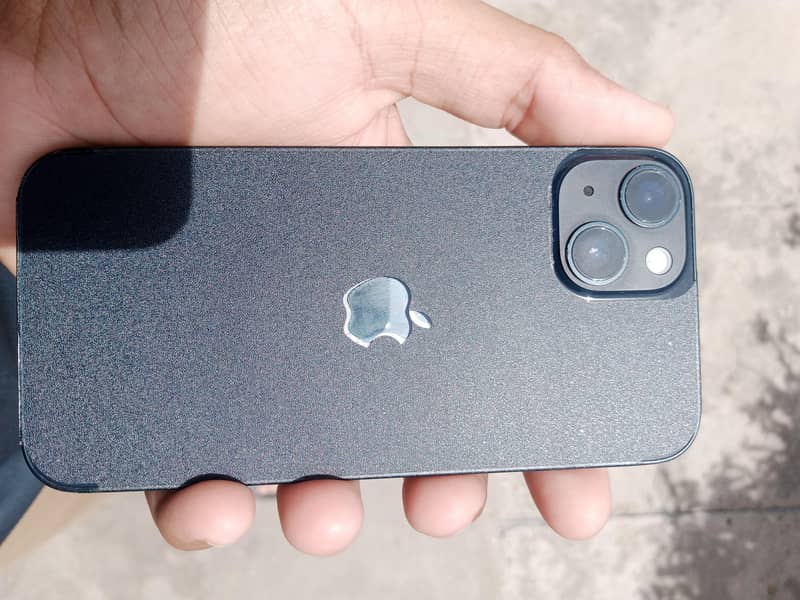Apple iPhone 13 0