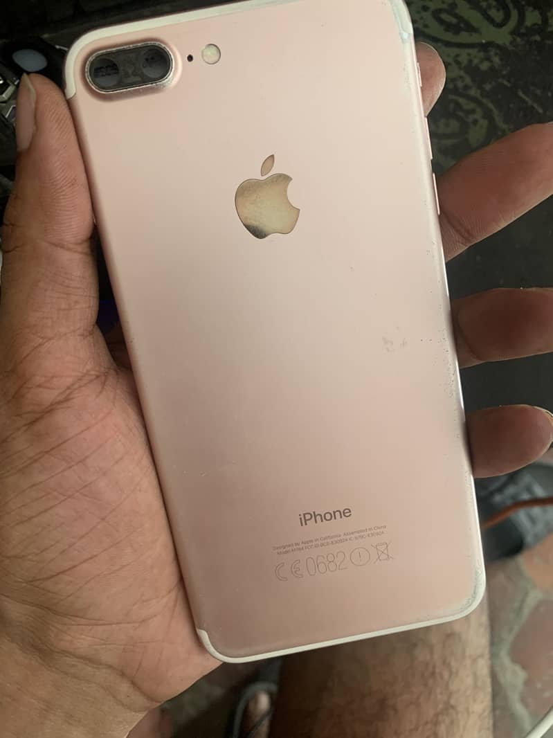 Apple iPhone 7 Plus 0