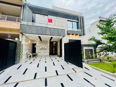 10 Marla Luxurious Modern Design House