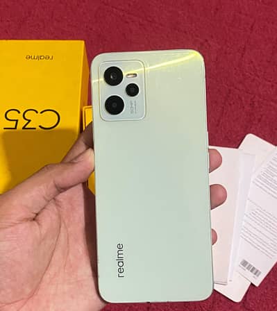 Realme C35
