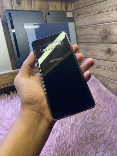 Samsung S10 plus 12GB RAM 256 GB storage full box