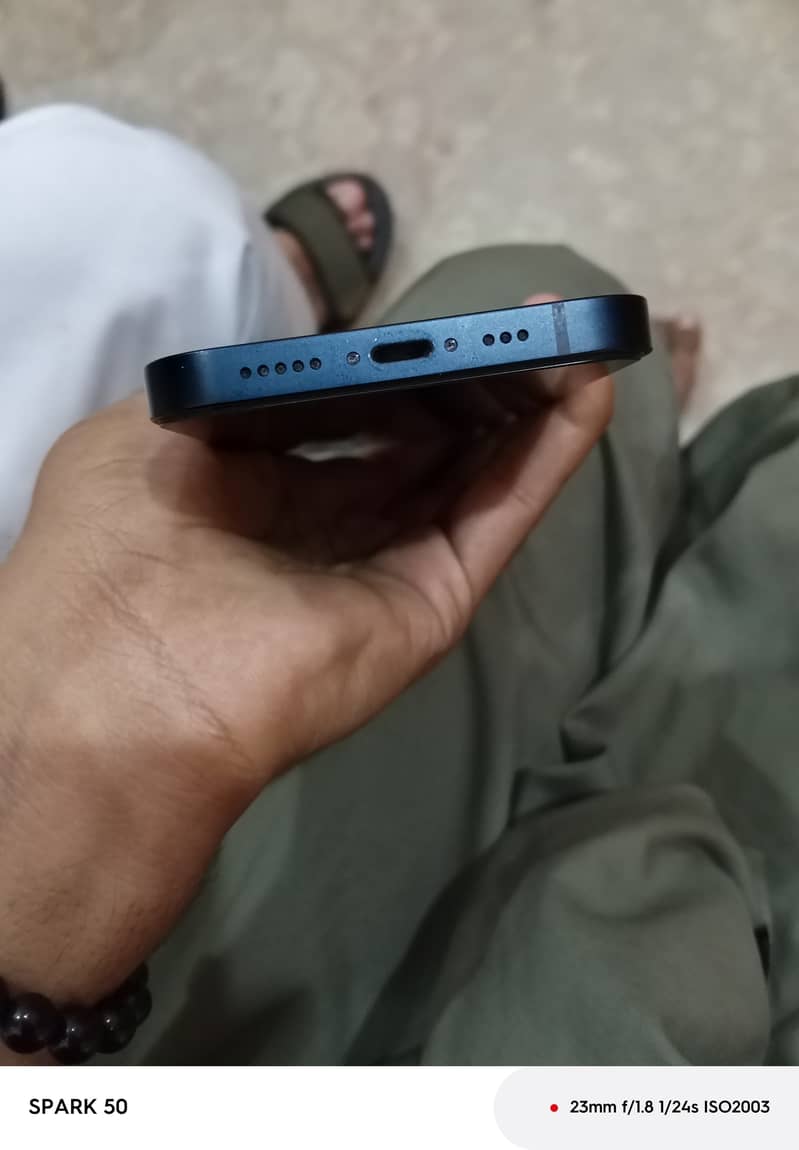 Apple iPhone 13 6