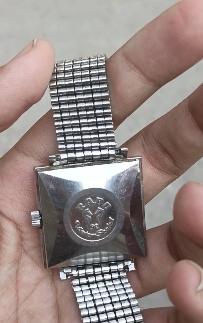 watch 1