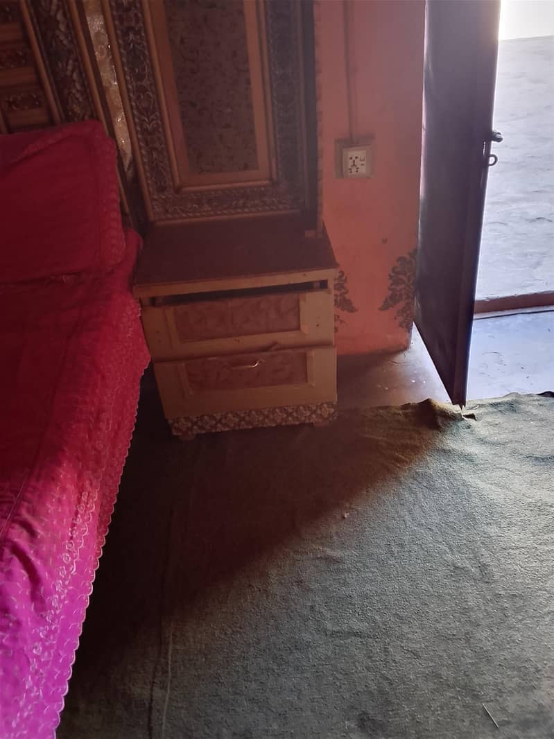 Bed dressing side table 2
