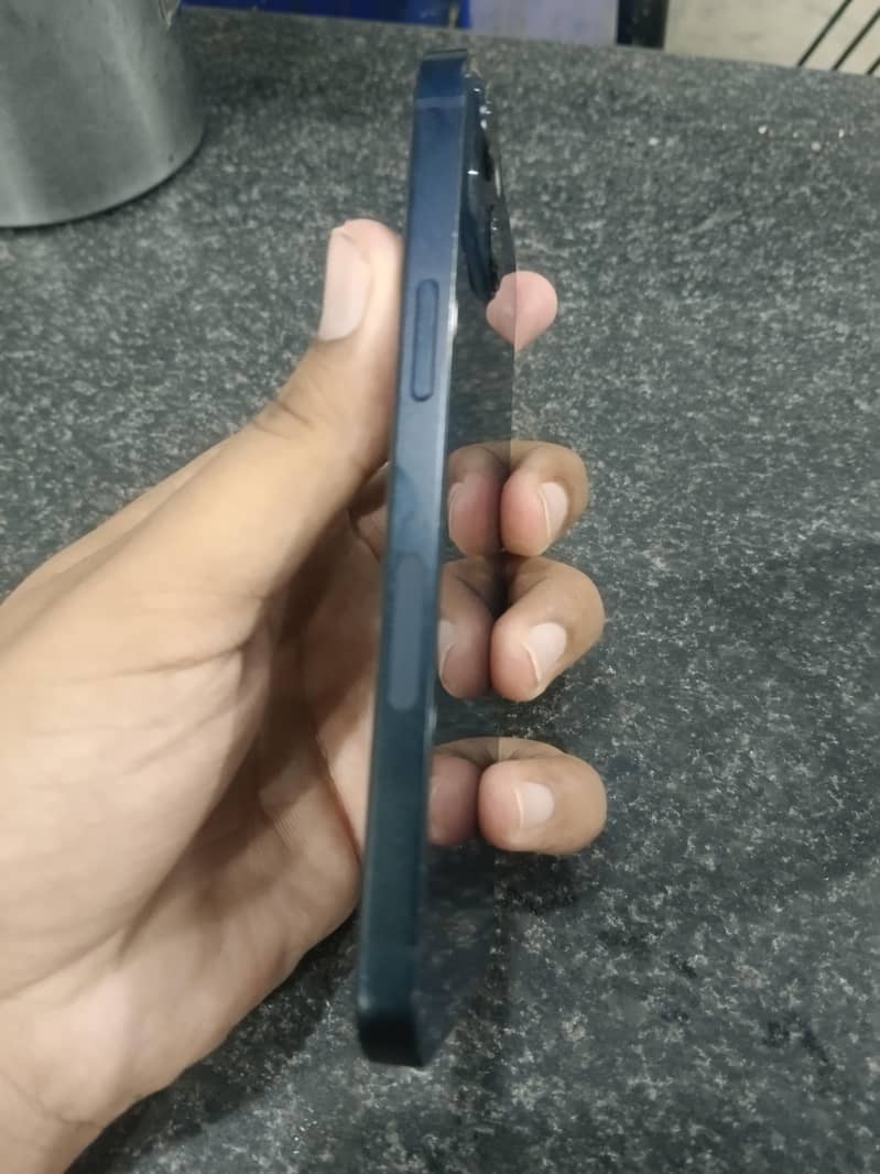 Apple iPhone 13 1